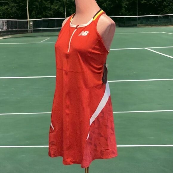 NEW BALANCE NWT WOMENS FITTED FAST DRYING MOISTURE WICKING TOURNAMENT DRESS LG - Picture 3 of 10